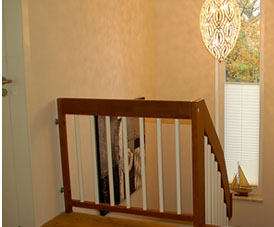 Schmales Plissee im Treppenaufgang.jpg